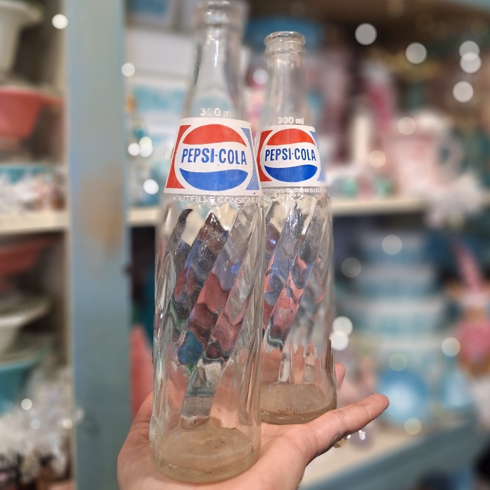 2 Vintage Pepsi Pop Bottles, Glass Pop Bottles, Money Back Bottle, Nostalgic